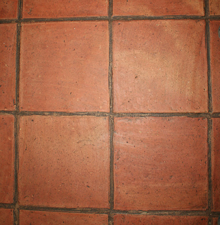 Bild 1: Handgefertigte rechteckige Bodenplatten